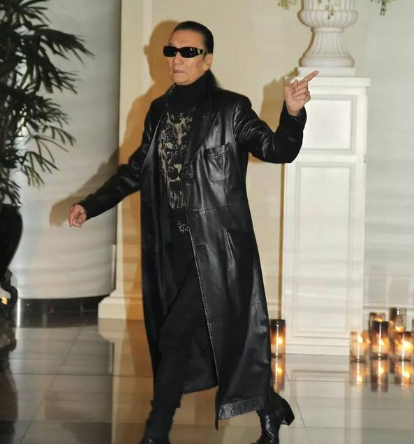 0岁谢贤老当益壮女友小自己49岁,吃袋鼠尾巴壮阳