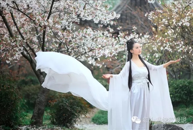 今夜欠添衣,那人知不知。你,有着怎样的春愁