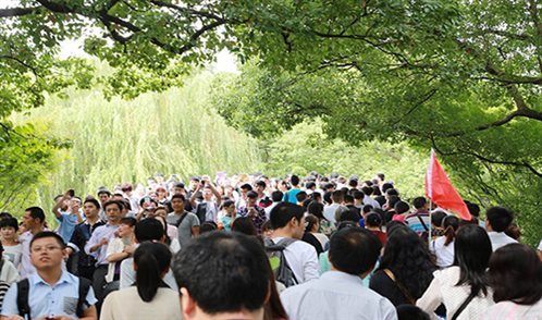 中国人口下降是利还是弊_中国人口下降率