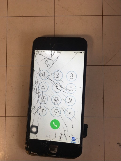 碎屏手机对人体有害?看看昆明手机维修专家怎