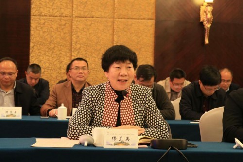 龙南经开区党工委书记,县委书记缪兰英现场推介