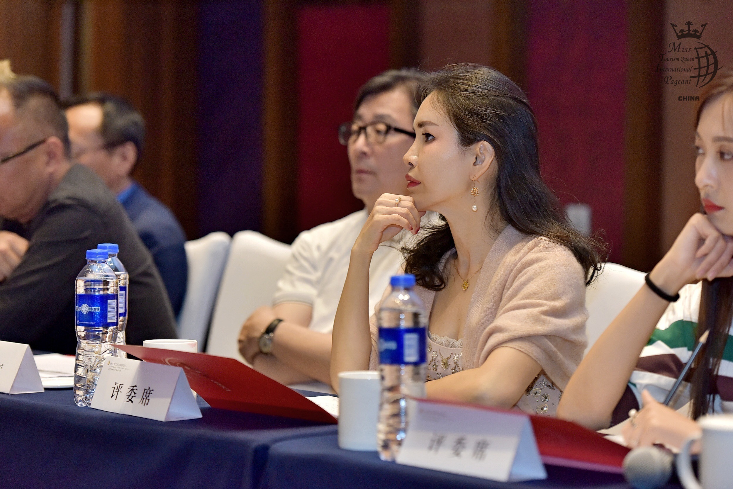 设计师凌睿婉受邀2019国际旅游小姐中国总决赛最美女评委