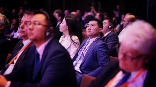 钜亨黄金老总_黄金比例脸