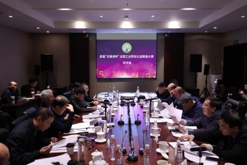 "绝大部分作品都能围绕"工业"这一主题来进行创作,虽然有些作品稍显