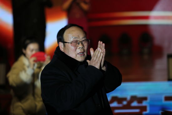 原八里河镇党委书记张家旺出席八里河景区20周年庆典(李巍摄)