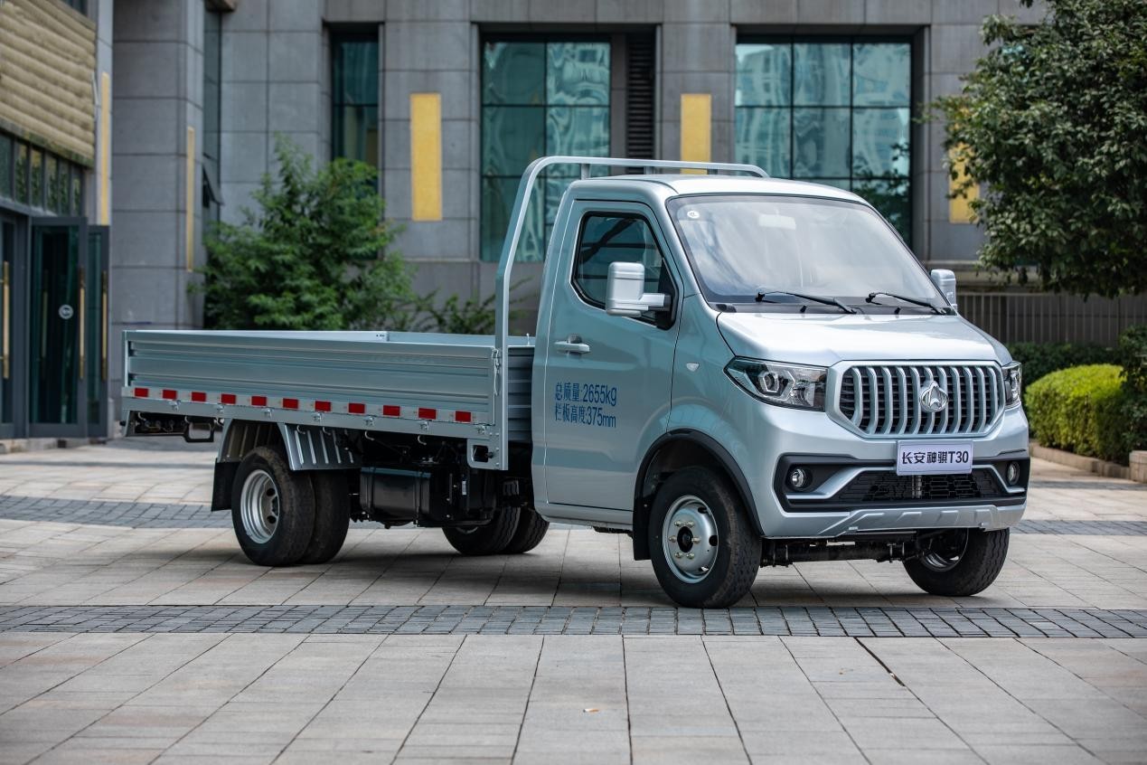 中欧合作新一代宽体大皮卡长安凯程f70实力升级