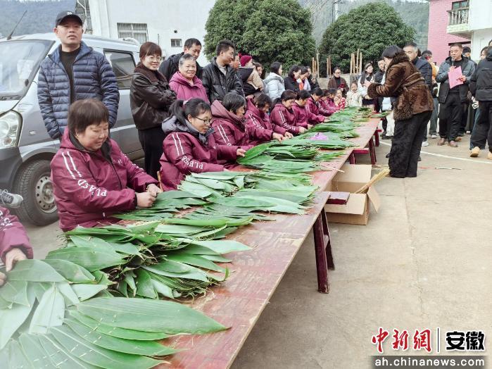 祁门县非遗傩舞闹新春 乡村年味别样浓